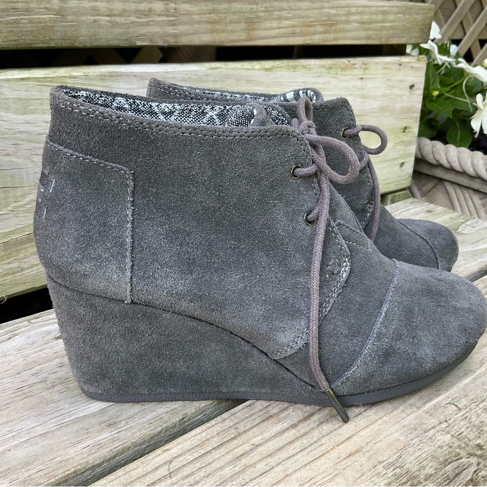Toms Gray Suede Wedge Ankle Booties Lace Up Leather Boots Shoes Women’s Size 8